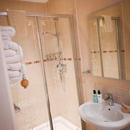 The Alexander - Seaside Hideaway (adults Only) بيت ضيافة 5*