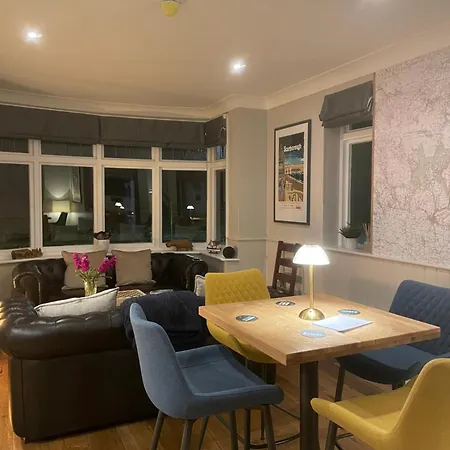 Seaside Hideaway (adults Only) بيت ضيافة 5*